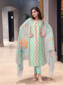 Gahan - Womens Green Viscose Rayon Straight Printed Kurta with Pant & Dupatta