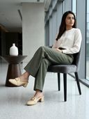 Beige color option, Currently selected