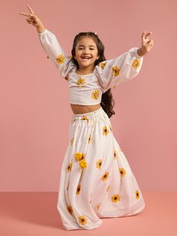 Vastramay - Girls White Digital Floral Printed Lehenga and Choli