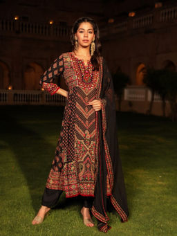 Juniper - Black Ethnic Motif Printed Rayon Kurta Pant with Dupatta (Set of 3)