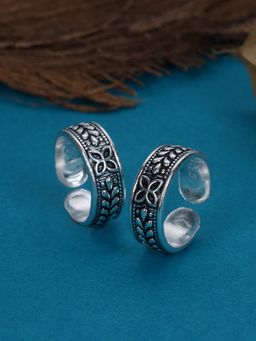 Praavy - 925 Oxidised Silver and Black Floral with Leaf Adjustable Toe Ring
