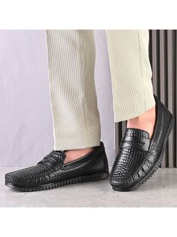 Valentino - Men Premium Leather Textured Penny Loafers