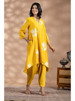 HAAVI BY PURAB - Yellow Floral Applique Embellished Kurta