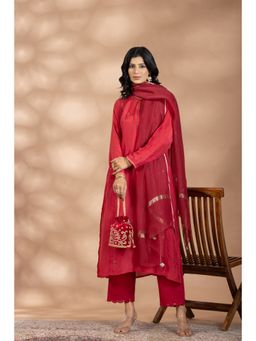 HAAVI BY PURAB - Red Keyhole Neck Embroidered Butti Kurta