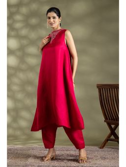 HAAVI BY PURAB - Pink Nazakat Embroidered Sleeveless Kurta