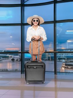 The Clownfish - Cabin Trolley Suitcase 18Inch-Black- (45L) Small