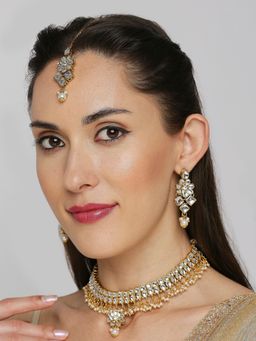 OOMPH - Jewellery Gold Kundan & Pearls Choker Necklace Set