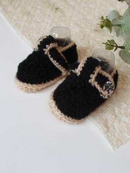 Woonie - Black Crochet Self Design Booties