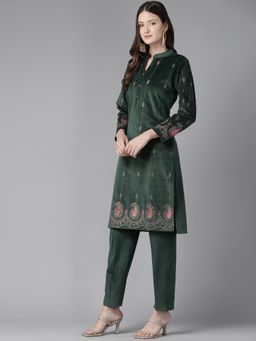 CAYMAN - Green Ethnic Motifs Embroidered Regular Kurta with Pant