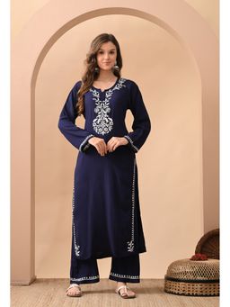 SYRISH - Women Floral Rayon Kurta with Pant