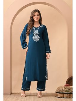 SYRISH - Women Floral Rayon Kurta with Pant