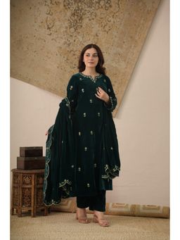 ONEWE INDIA - Women Embroidered Velvet Kurta with Pant and Dupatta