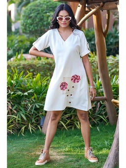 Curvy Lane - Off White Embroidered A-Line Knee Length Dress