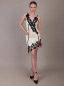 Off White color option, Currently selected