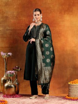 Nayam by lakshita - Green Round Neck Embroidered Kurta and Pant with Dupatta
