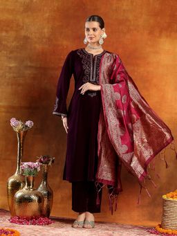Nayam by lakshita - Pink Round Neck Embroidered Kurta and Pant with Dupatta