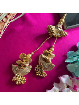 Digital Dress Room - Women Metal Thread Gold Lumba Rakhi