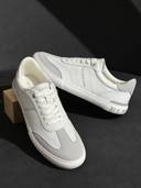 Off White color option, Currently selected