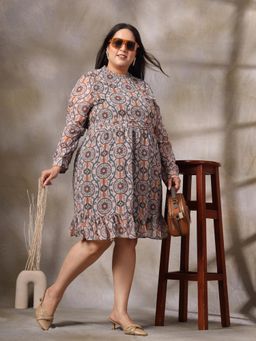 KASSUALLY - Plus Size Abstract Print Chiffon Empire Midi Dress