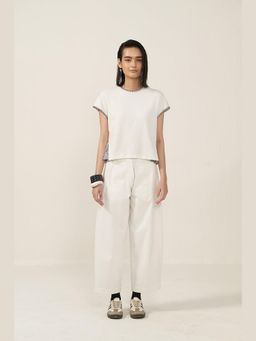 Muvazo - White Linear Flow Top