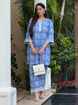 Janasya - Women Blue Cotton Floral Printed Straight Kurta & Pant (Set of 2)