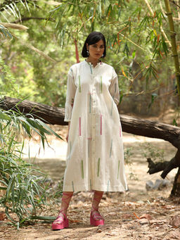 WeaverStory - Off White Printed Dress