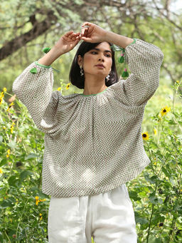 WeaverStory - Green Printed Top