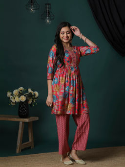 Globus - Pink Floral Printed Kurti with Pant (Set of 2)