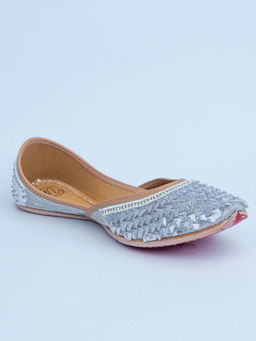 NR by Nidhi Rathi - Embellished Silver Juttis