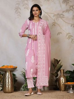 MEENA BAZAAR - Printed Pink Cotton Kurta with Pant and Dupatta
