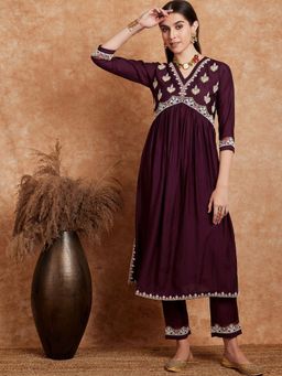KVS FAB - Women Embroidery Cotton Blend Purple Kurta with Pant