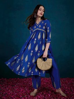 KVS FAB - Women Embroidered Silk Blend Blue Kurta with Pant