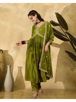KVS FAB - Women Silk Blend Fabric Green Embroidered Kurta with Pant and Dupatta