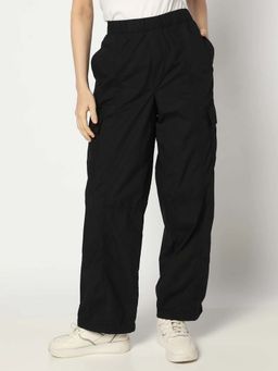 GAP - Women's Black Solid/Plain Cargo Pant