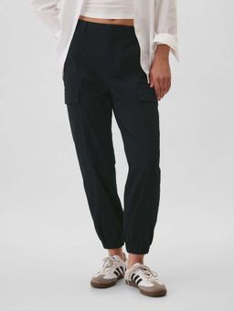 GAP - Women's Relaxed Fit Joggers with Insert Pockets - Charcoal