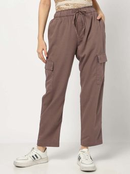 GAP - Women's Mid-Rise Comfortable Fit Cargo Pant - Brown