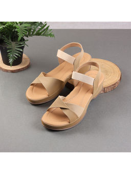 Mochi - Women Beige Sandals