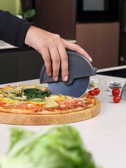 Zyliss - Stainless Steel Pizza Cutter with Blade Cover
