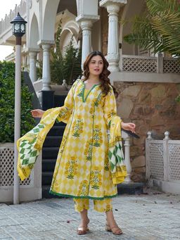 Yufta - Yellow Embroidered V-Neck Kurta Pant With Dupatta