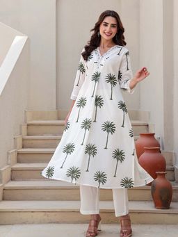 Label Madhuri Thakkar - White Floral V-Neck Kurta With Pant