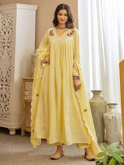 Label Madhuri Thakkar - Yellow Embroidered V-Neck Kurta Pant With Dupatta