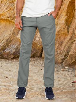 Wrangler - Men Green Mid Rise Regular Fit Chinos