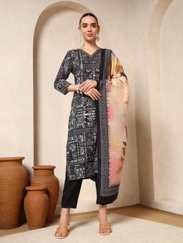 Nehamta - Women Black Muslin Kurta with Pant and Dupatta