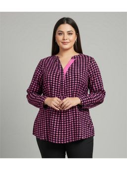 Qurvii - Pink Crepe Mandarin Neck Geometric Regular Fit Shirt