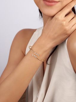 Mia by Tanishq - The Ethereal Elegance 14Kt Diamond Bangle