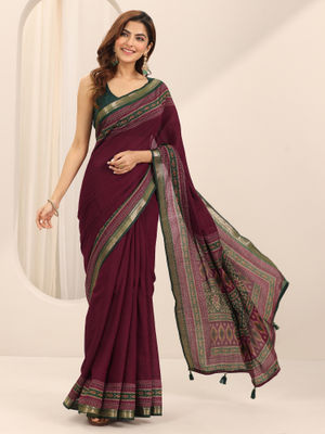 Red Abstract Printed Silk Blend Saree With Unstitched Blouse Piece