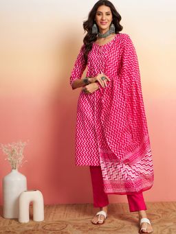 Vastramyaa - Women Pink Printed Kurta With Pant And Dupatta (Set of 3)