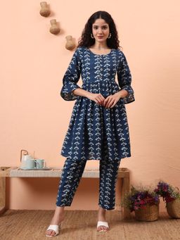 Yufta - Women Blue Cotton Floral Round Neck Kurta with Pant (Set of 2)