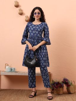 Yufta - Women Blue Cotton Floral Round Neck Kurta with Pant (Set of 2)