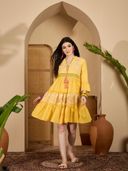 Yellow color option, Currently selected